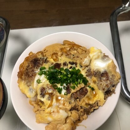 恥ずかしながらカツ丼を初めて作りました！笑
初めて作りましたが調味料の分量も細かくわかりやすく記載してあったので初めて作る私でも簡単に美味しくできました！